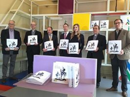 La ONCE entrega una edición de Don Quijote en Braille a la Catedral de Burgos