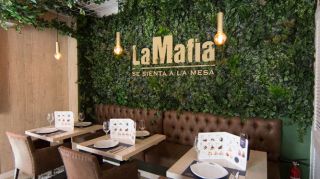 restaurantes para comer el dia de navidad en granada La Mafia se sienta a la Mesa