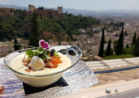 Where to eat in Granada: restaurants and tapas bars overlooking the Alhambra